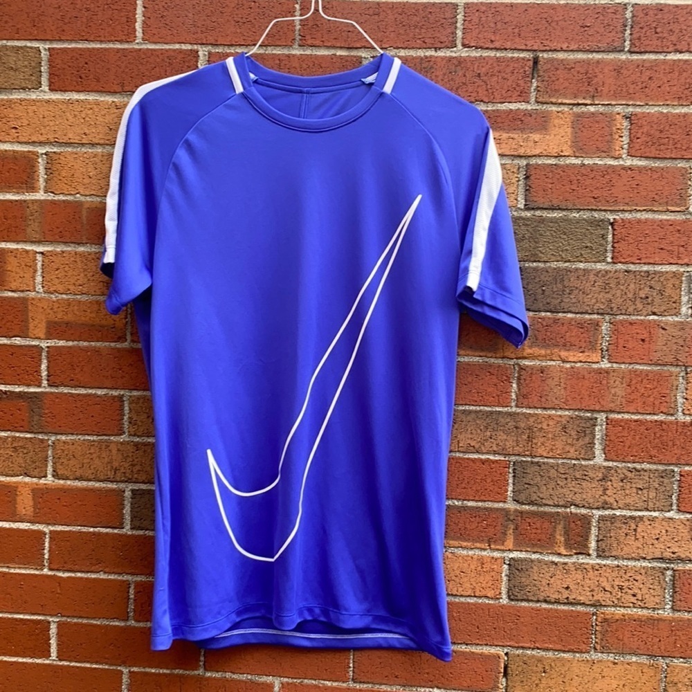 Nike tee